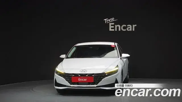 Hyundai The New Avante Hybrid 2021 — Photo 19/20