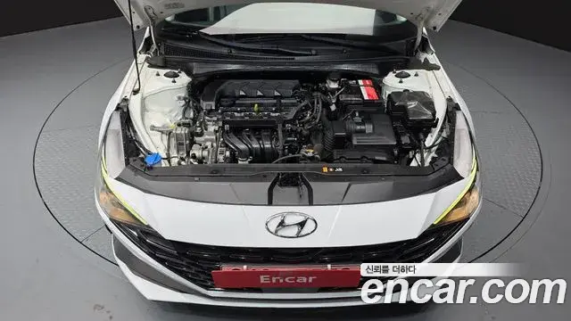 Hyundai The New Avante Hybrid 2021 — Photo 17/20