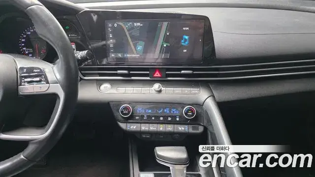 Hyundai The New Avante Hybrid 2021 — Photo 14/20
