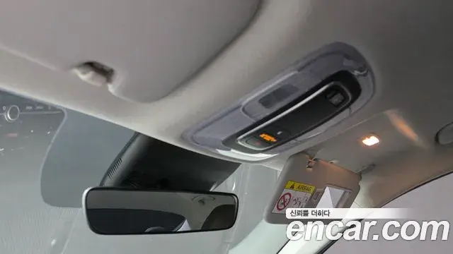 Hyundai The New Avante Hybrid 2021 — Photo 8/20