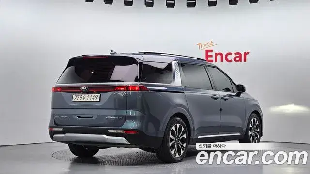 Kia Carnival 2021 — Фото 2/20