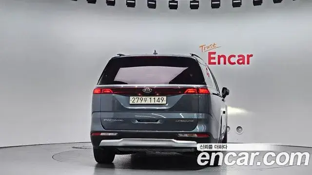 Kia Carnival 2021 — Фото 4/20