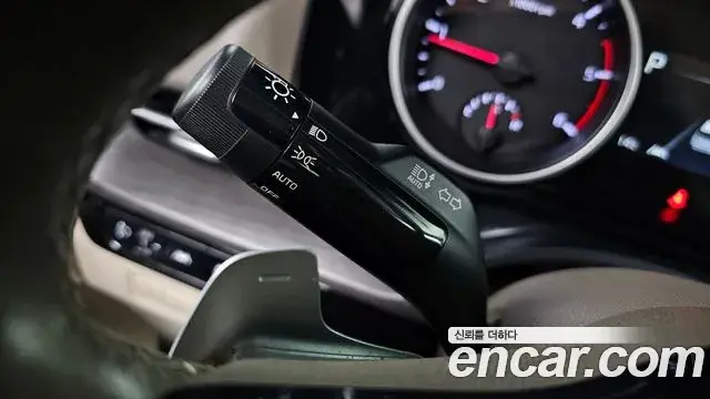 Kia Carnival 2021 — Фото 16/20