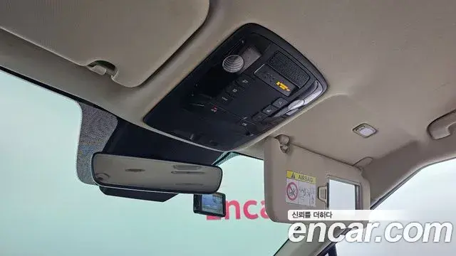 Kia Carnival 2021 — Фото 17/20