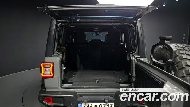 Jeep Wrangler 2022 — Photo 16/20
