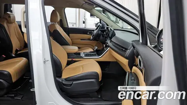 Kia Carnival 2022 — Фото 11/20