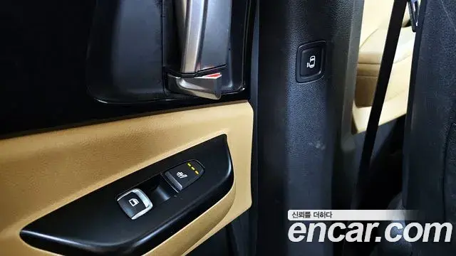 Kia Carnival 2022 — Фото 19/20