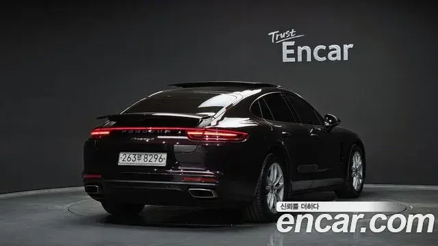 Porsche Panamera 2020 — ფოტო 19/20