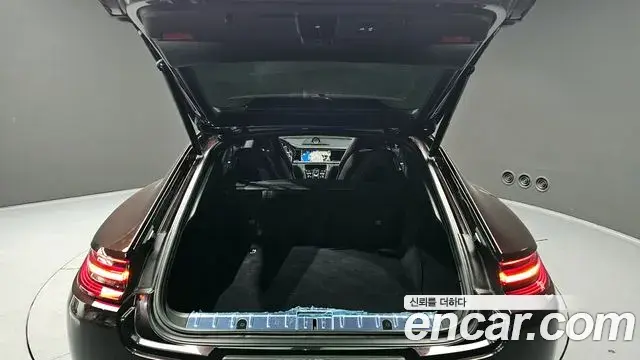 Porsche Panamera 2020 — ფოტო 16/20