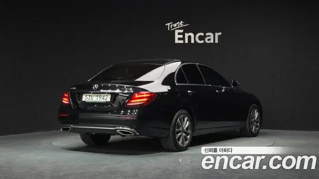 Mercedes-Benz E-Class 2018 — Şəkil 8/20