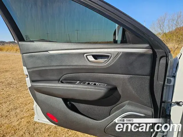 Renault Samsung SM6 2021 — ფოტო 8/18