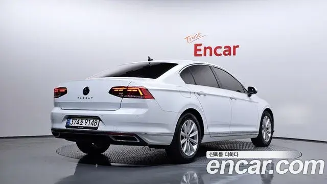 Volkswagen Passat GT 2021 — ფოტო 7/20