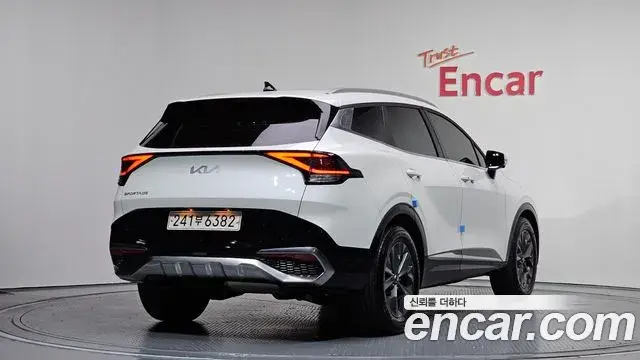 Kia Sportage 2021 — Фото 2/20