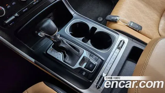 Kia Carnival 2022 — ფოტო 18/20