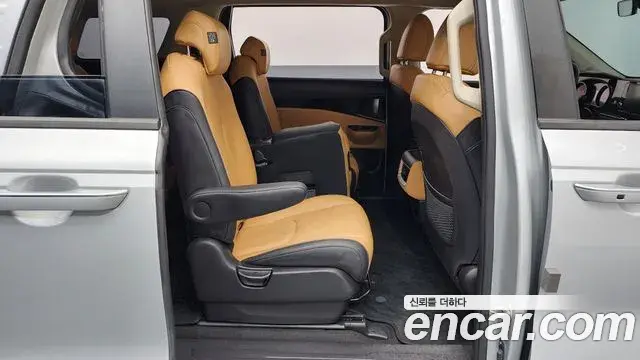 Kia Carnival 2022 — ფოტო 16/20