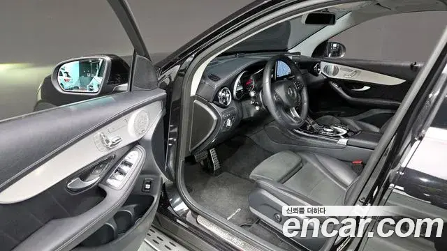 Mercedes-Benz GLC-Class 2019 — Photo 2/20