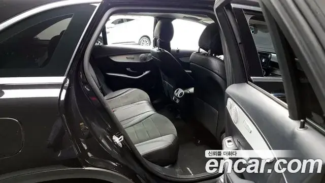Mercedes-Benz GLC-Class 2019 — Photo 20/20
