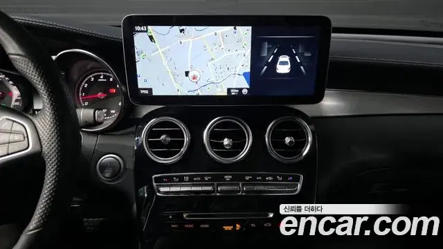 Mercedes-Benz GLC-Class 2019 — Photo 7/20