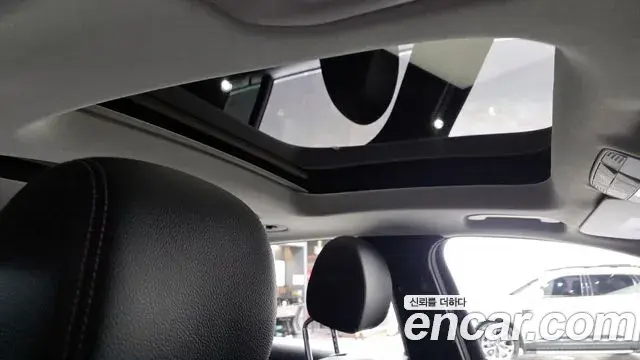 Mercedes-Benz GLC-Class 2019 — Photo 10/20