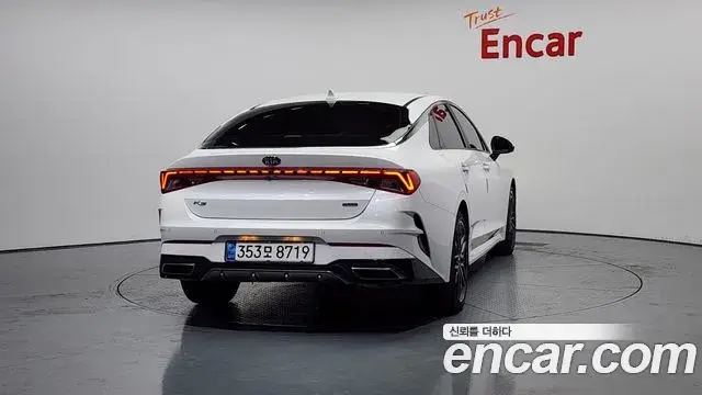 Kia K5 2021 — Şəkil 11/20