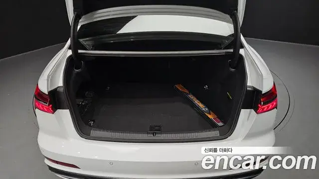 Audi A6 2022 — ფოტო 10/20
