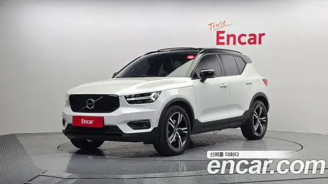 Volvo XC40 2019 — Photo 3/19