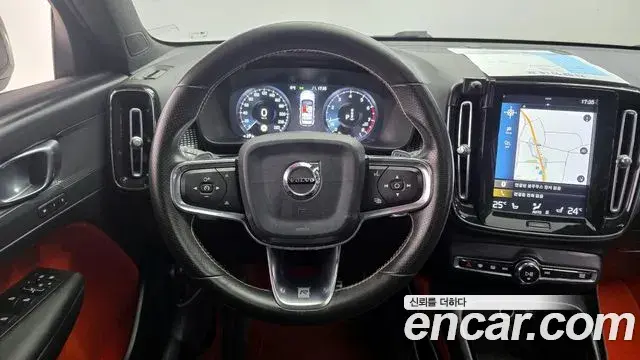 Volvo XC40 2019 — Photo 4/19