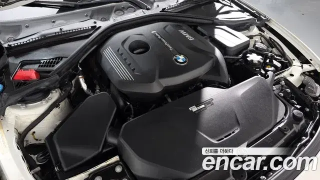 BMW 4 Series 2019 — Photo 8/20