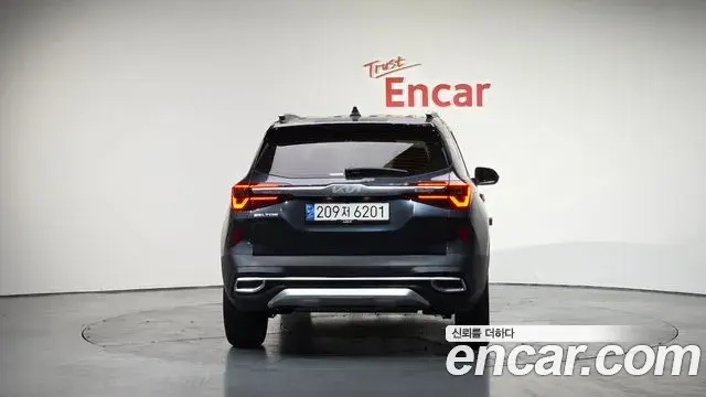 Kia Seltos 2021 — ფოტო 1/20