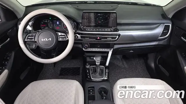 Kia Seltos 2021 — ფოტო 14/20