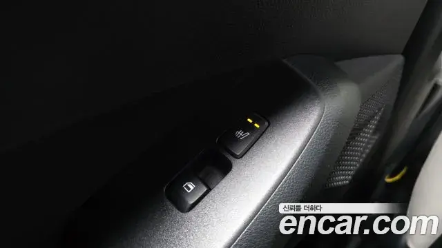 Kia Seltos 2021 — ფოტო 6/20