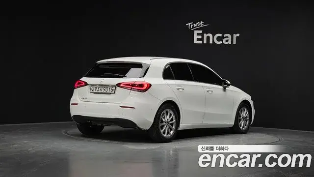 Mercedes-Benz A-Class 2019 — Şəkil 18/20