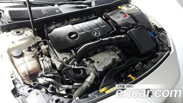 Mercedes-Benz A-Class 2019 — Şəkil 5/20