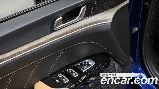 Kia K5 2020 — ფოტო 15/20