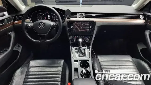 Volkswagen Passat GT 2018 — ფოტო 5/20