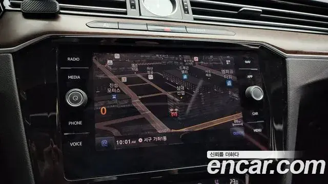 Volkswagen Passat GT 2018 — ფოტო 6/20