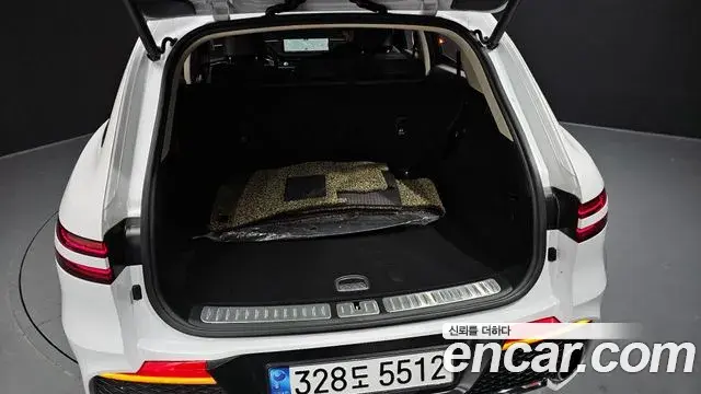 Genesis GV70 2022 — ფოტო 17/20