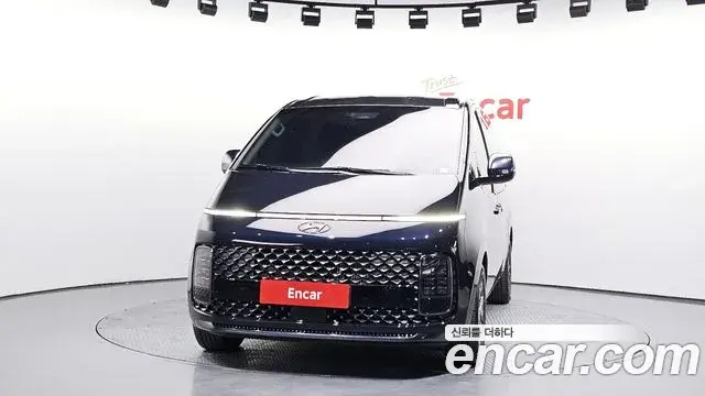 Hyundai Staria 2022 — Фото 3/20