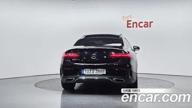 Mercedes-Benz E-Class 2019 — ფოტო 12/20