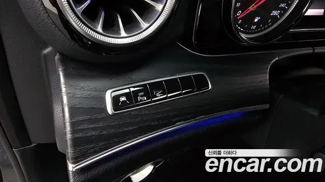 Mercedes-Benz E-Class 2019 — ფოტო 20/20