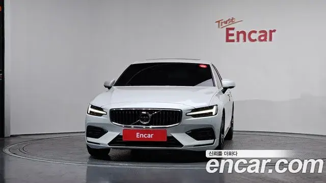 Volvo S60 2020 — Photo 4/20
