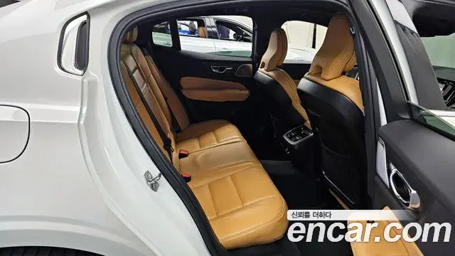 Volvo S60 2020 — Photo 11/20