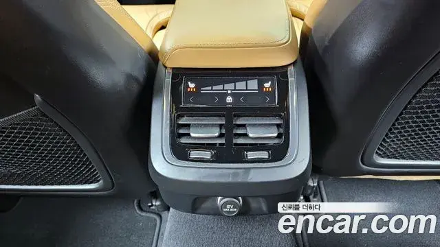 Volvo S60 2020 — Photo 16/20