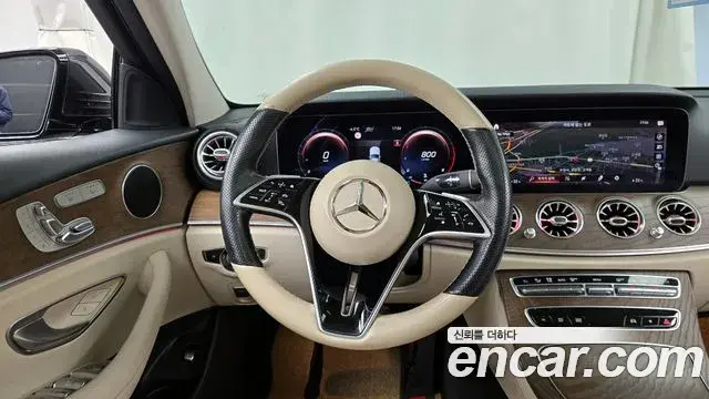 Mercedes-Benz E-Class 2021 — Photo 5/20