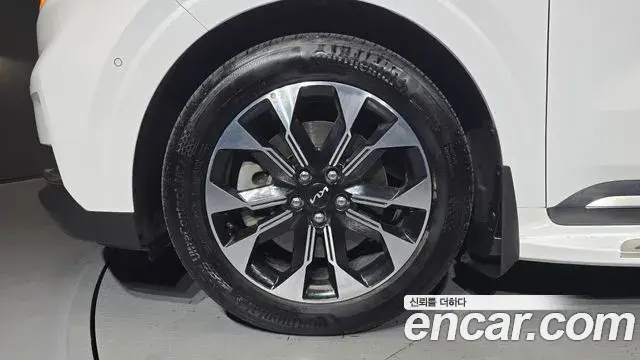 Kia Carnival 2023 — Фото 5/20