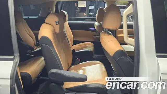 Kia Carnival 2023 — Фото 12/20