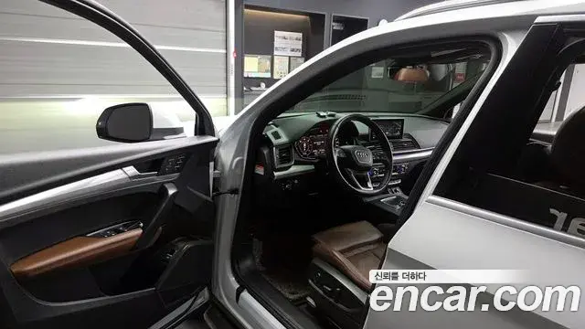 Audi Q5 2020 — Photo 6/20