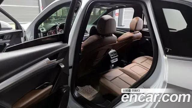 Audi Q5 2020 — Photo 2/20
