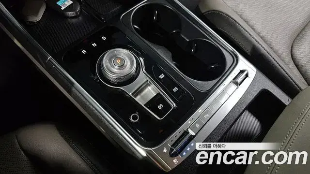 Kia Carnival 2024 — Şəkil 8/20
