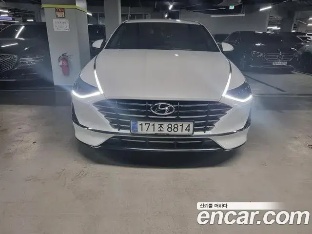 Hyundai Sonata 2021 — Фото 1/20